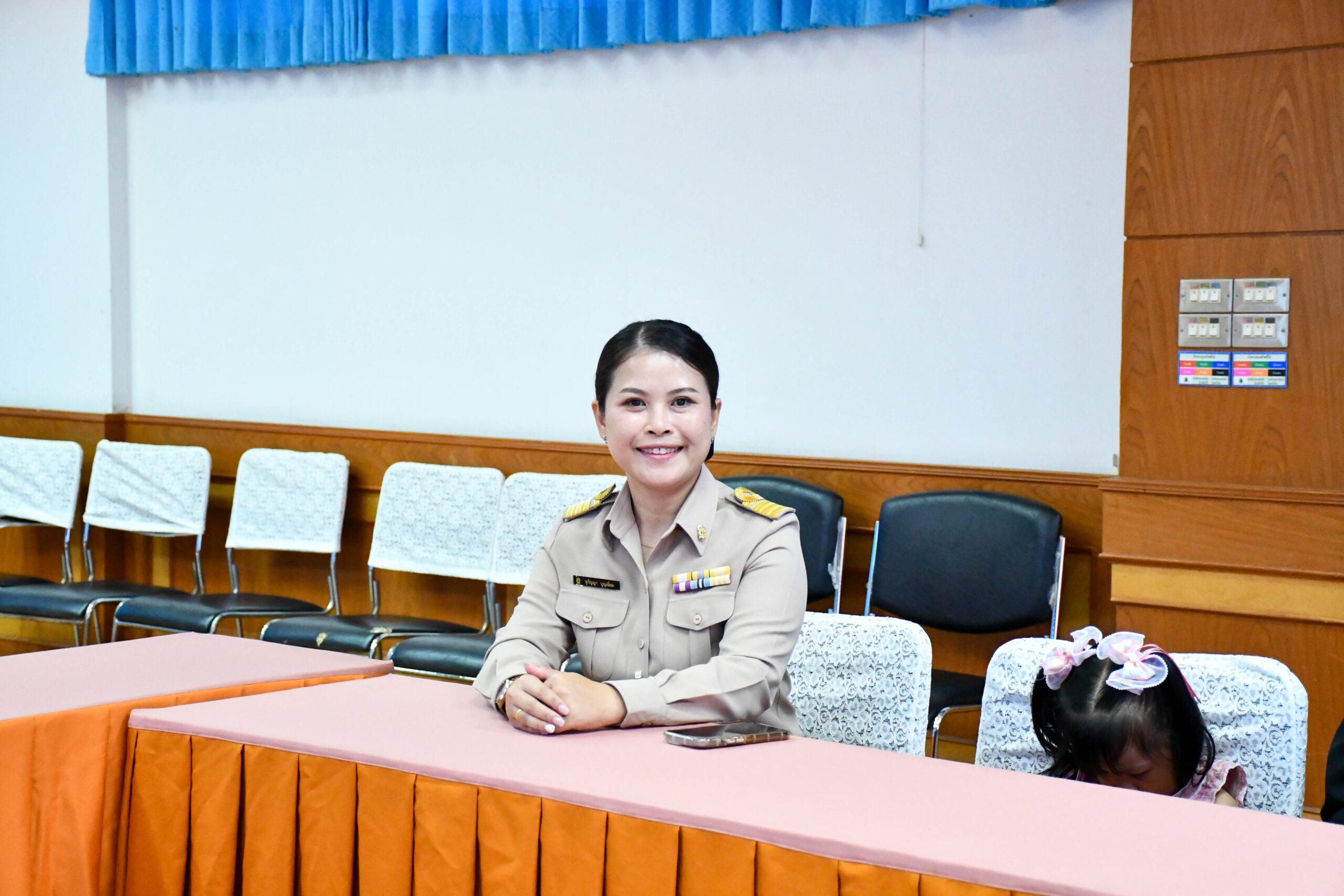 วิทยาลัยการอาชีพศรีสะเกษจัดพิธีต้อนรับครูสุกัญญา บุญเยี่ยม ย้ายมาดำรงตำแหน่งครูแผนกวิชาการโรงแรม