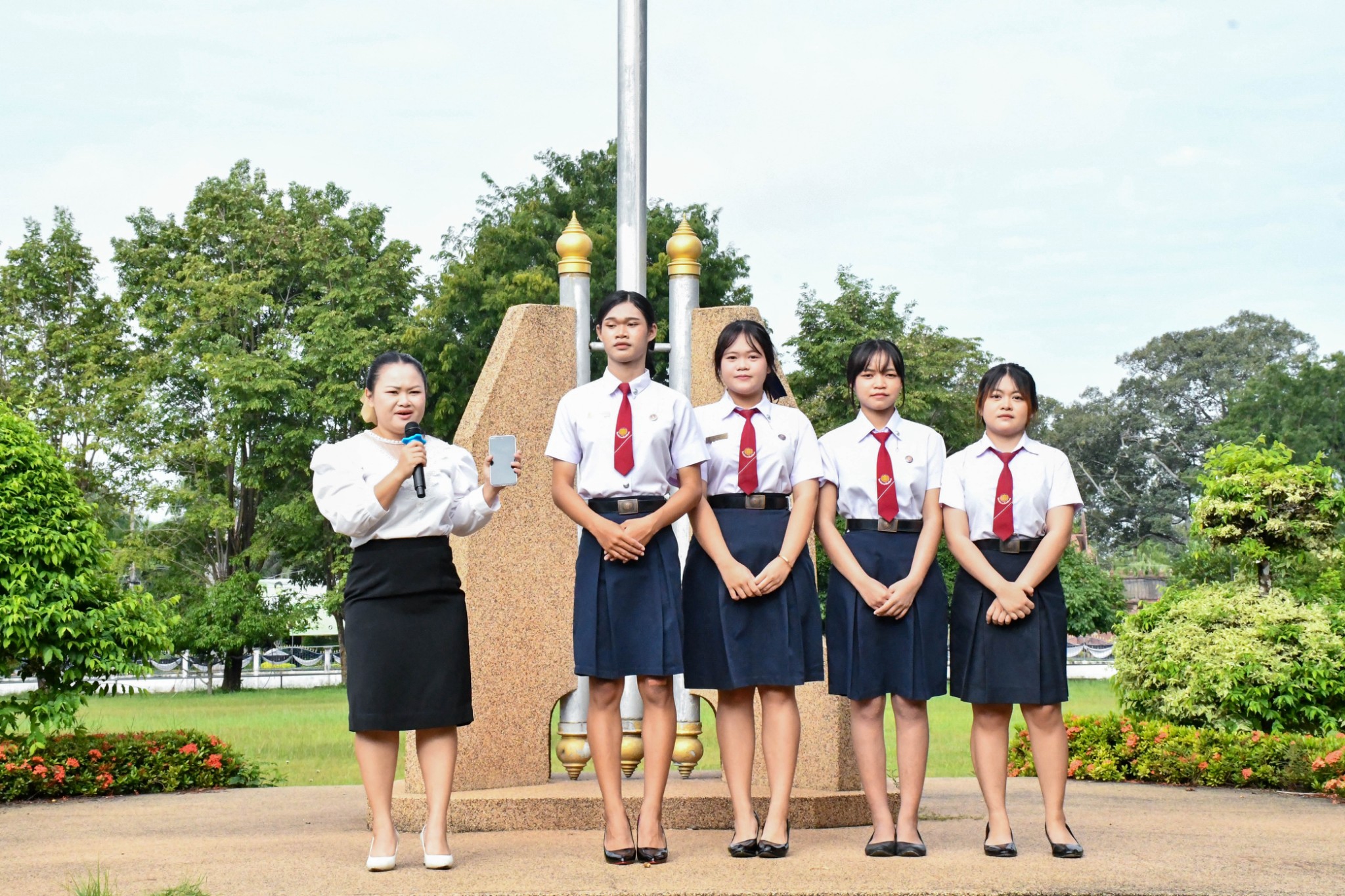 วิทยาลัยการอาชีพศรีสะเกษแสดงความยินดีกับทีมธุรกิจผ่านการคัดเลือกโครงการพัฒนาผู้ประกอบการระยะเริ่มต้น