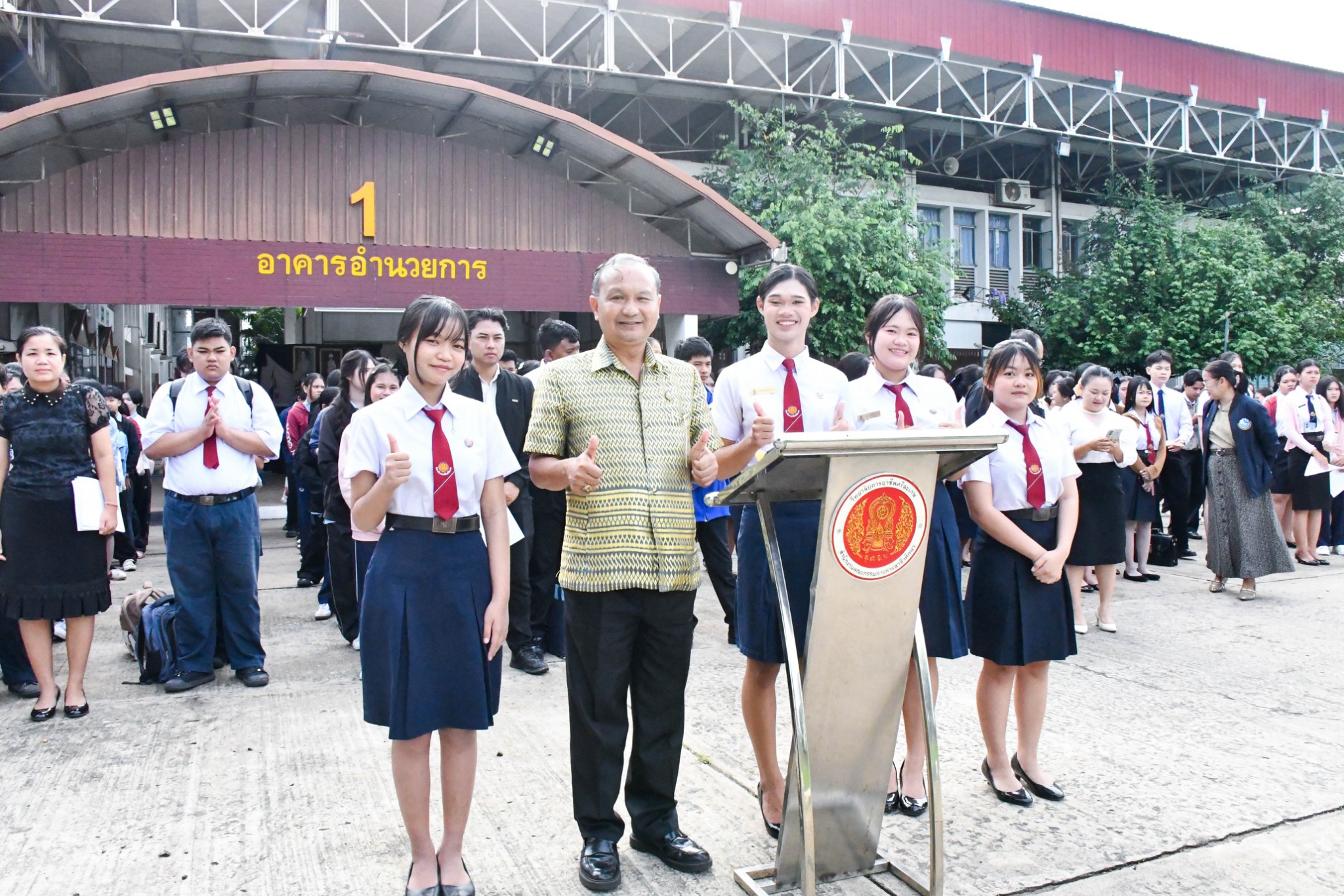 วิทยาลัยการอาชีพศรีสะเกษแสดงความยินดีกับทีมธุรกิจผ่านการคัดเลือกโครงการพัฒนาผู้ประกอบการระยะเริ่มต้น