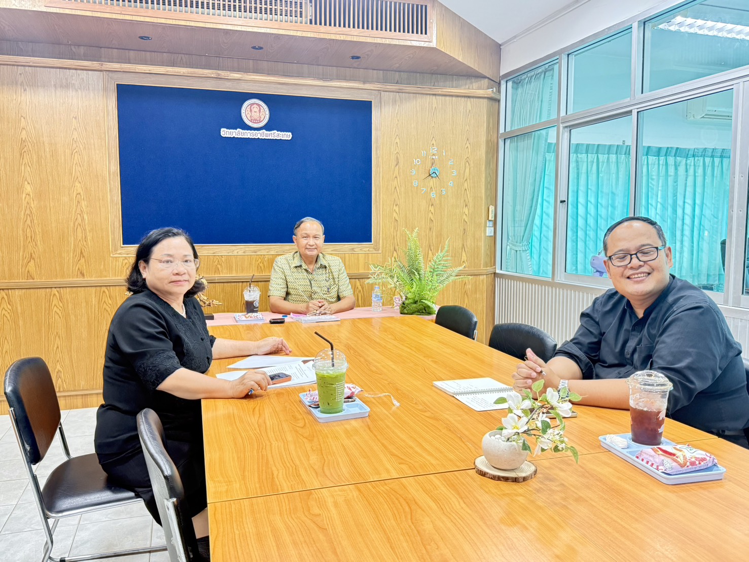 คณะผู้บริหารวิทยาลัยการอาชีพศรีสะเกษเข้าร่วมอบรมการใช้งานระบบเอกสารดิจิทัล GDCC e-Office