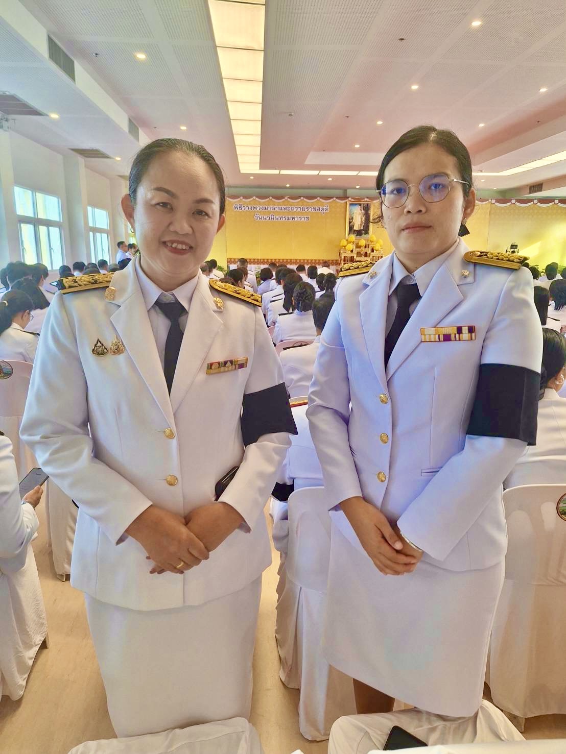 วิทยาลัยการอาชีพศรีสะเกษเข้าร่วมพิธีวางพวงมาลาและถวายราชสดุดี วันนวมินทรมหาราช